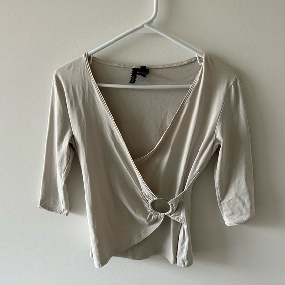 Kenzie size small tan long sleeve cross top - Picture 1 of 2